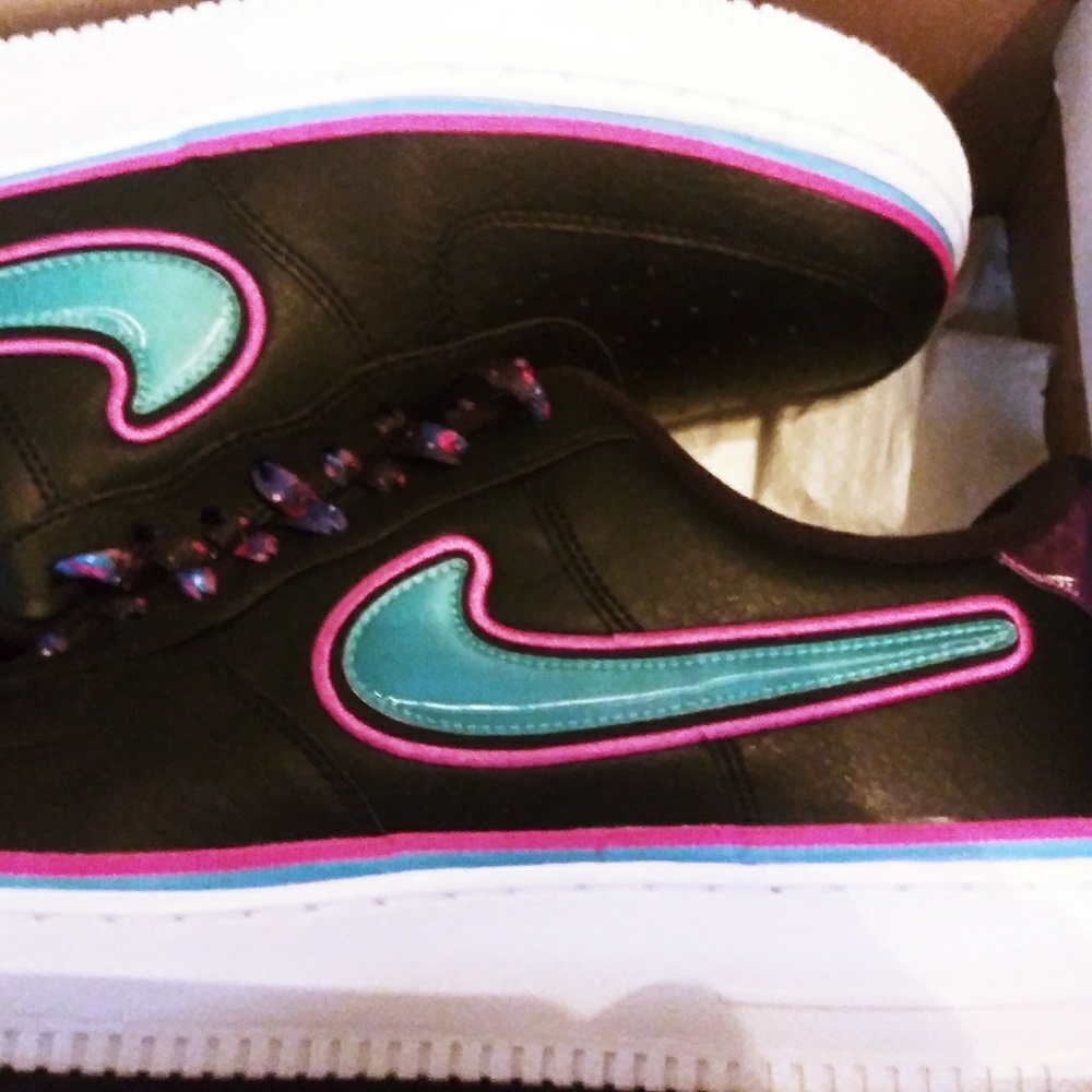 Nike Air Force Low lv8 miami size 13